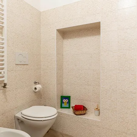 Guesthost - Comfy Gradara