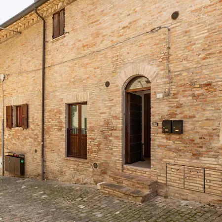 Guesthost - Comfy Διαμέρισμα