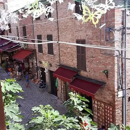 Guesthost - Comfy Διαμέρισμα