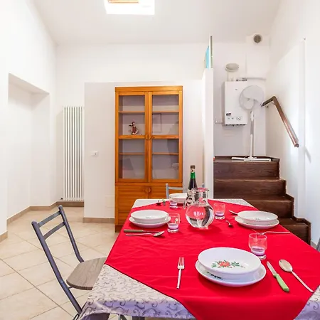 Guesthost - Comfy Appartement Gradara